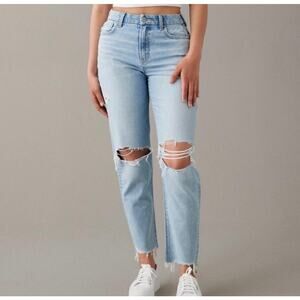 American Eagle Light Wash Curvy Mom Sigrid Distressed Womens Jeans Size 4